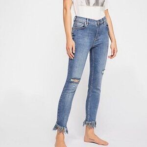 Free People Great Heights Frayed Hem Skinny Jeans Size 28